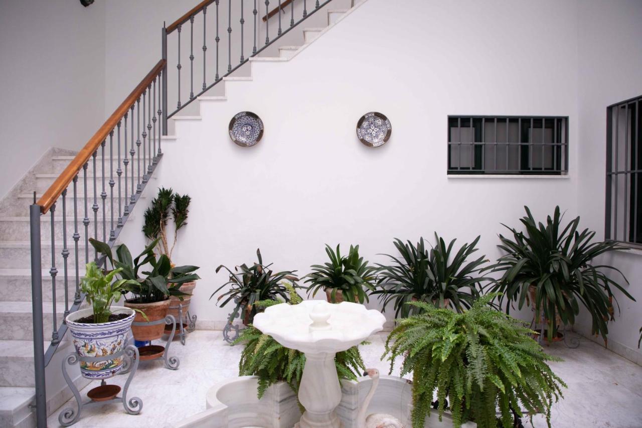 Gy En Casa Sevillana Junto A Setas Siviglia